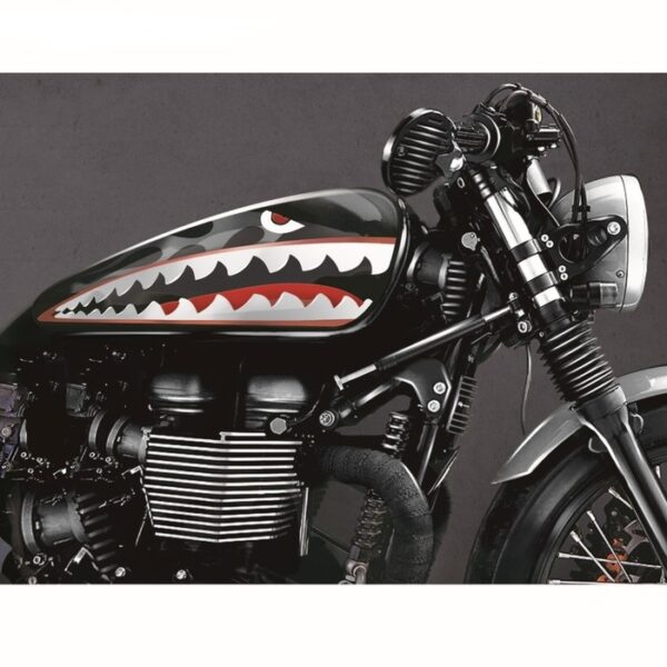 Наклейка защитная на бак мотоцикла “Shark” 12